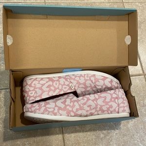 New TOMS Alparagata White and Pink Cheetah Print